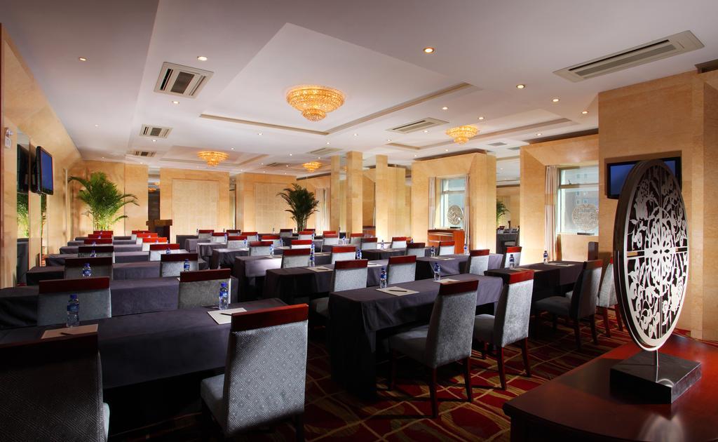 Puxi New Century Hotel Шанхай Экстерьер фото