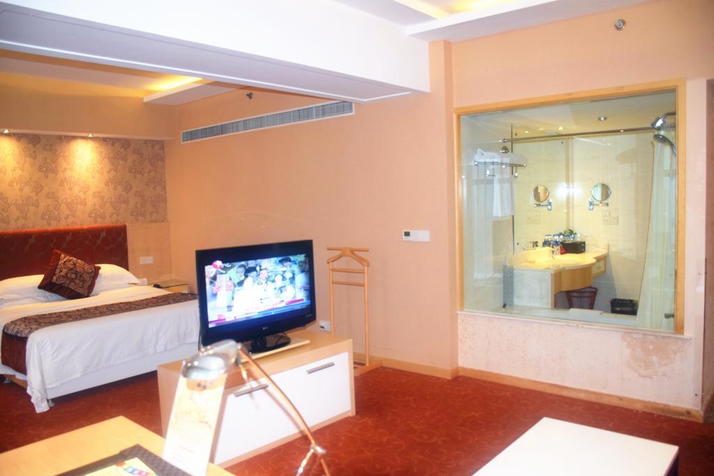 Puxi New Century Hotel Шанхай Экстерьер фото